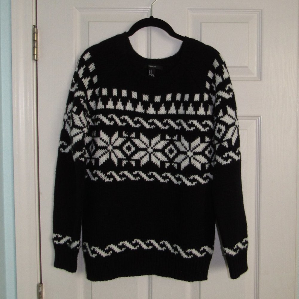 Cute, Cozy Forever 21 Black White Winter Sweater S